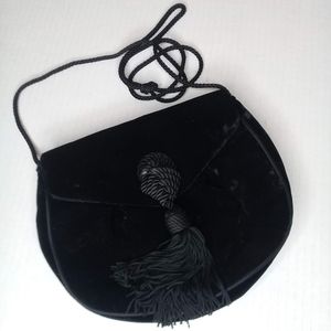 Black Velvet Crossbody Evening Bag Braided Strap Tassle Closure 8 x 6